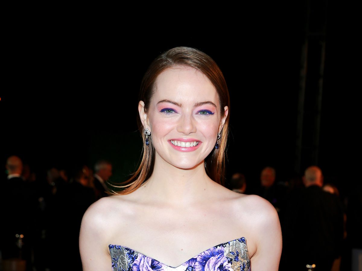 Emma Stone Matches Makeup to Blue Dress: Video