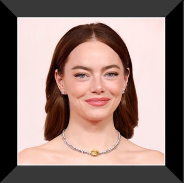 emma stone at oscars, charlotte tilbury magic water