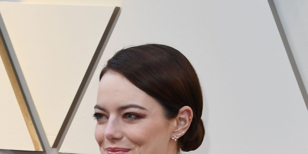 Emma Stone's Oscars 2019 Red Carpet Style Glistens in Louis Vuitton –  Footwear News