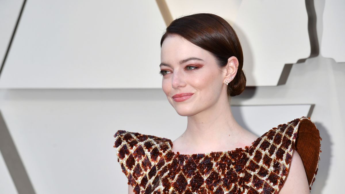 Emma Stone's Oscars 2019 dress took 712 hours to make
