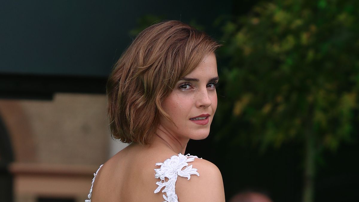 Emma Watson Sexxxx Videos - Emma Watson revela sus abdominales con este curioso look