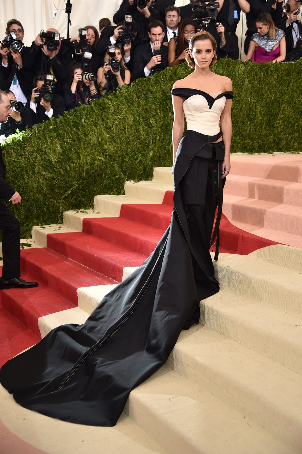 "manus x machina fashion in an age of technology" costume institute gala arrivals