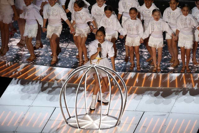 Watch Jennifer Lopez and Daughter Emme's Super Bowl Halftime Duet