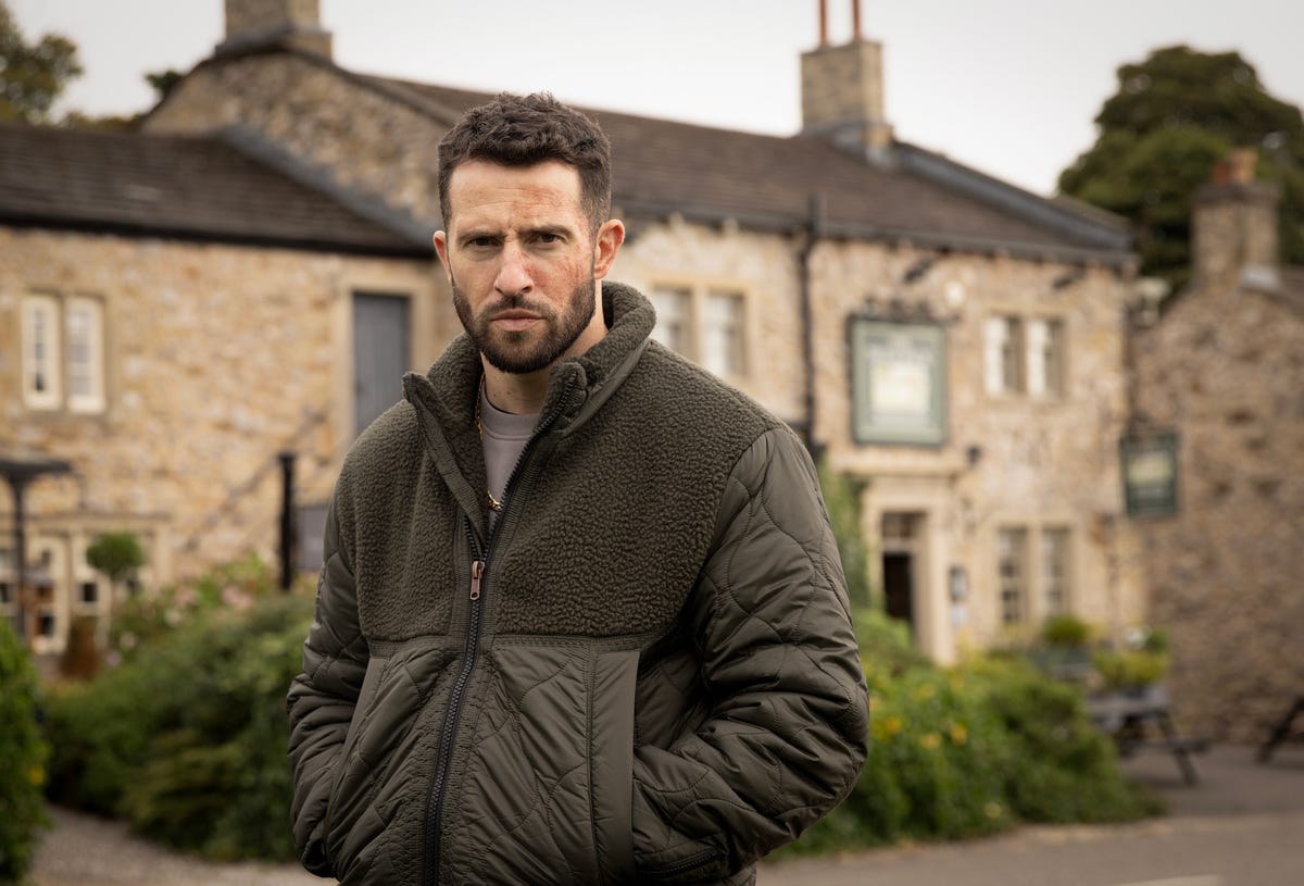 preview for Emmerdale's Michael Parr plays Ross Barton return game