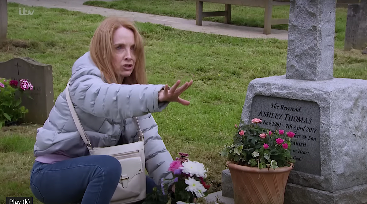 Emmerdale Soap Scoop - Amelia suffers an accident with Thomas