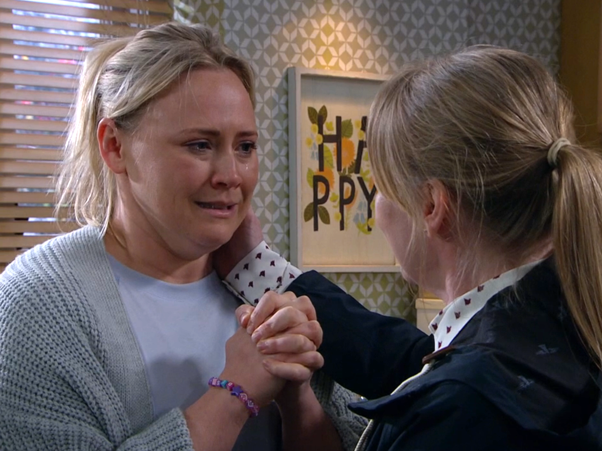 Emmerdale Soap Scoop! Robert returns again