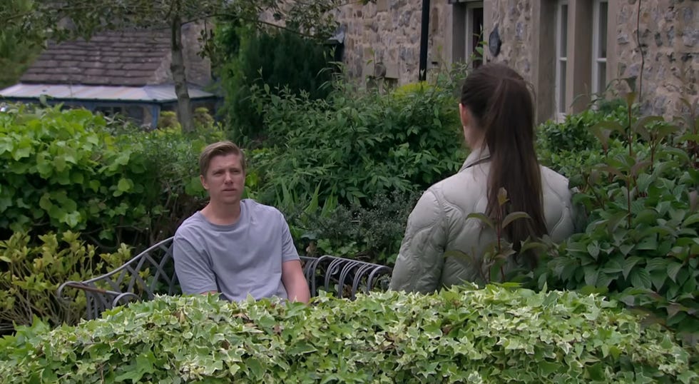 emmerdale, robert sugden, victoria sugden