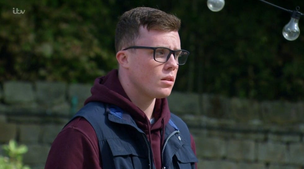 Emmerdale's Vinny Dingle forced into tough decision over Paul