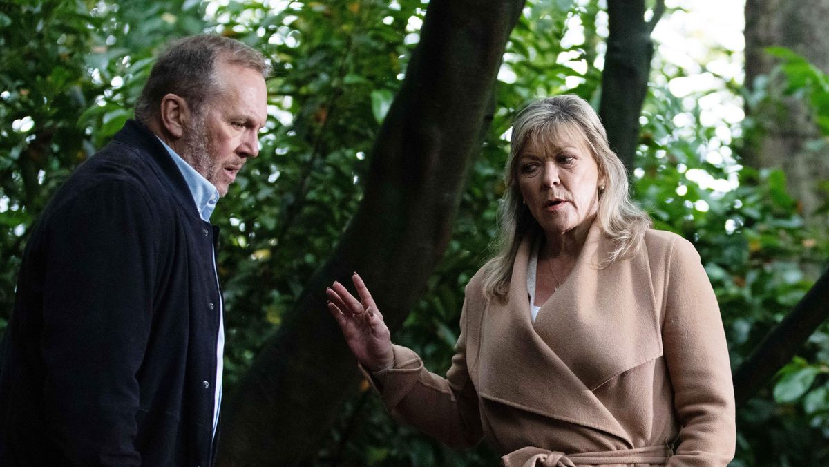 preview for Emmerdale Soap Scoop! Dawn and Billy reunite