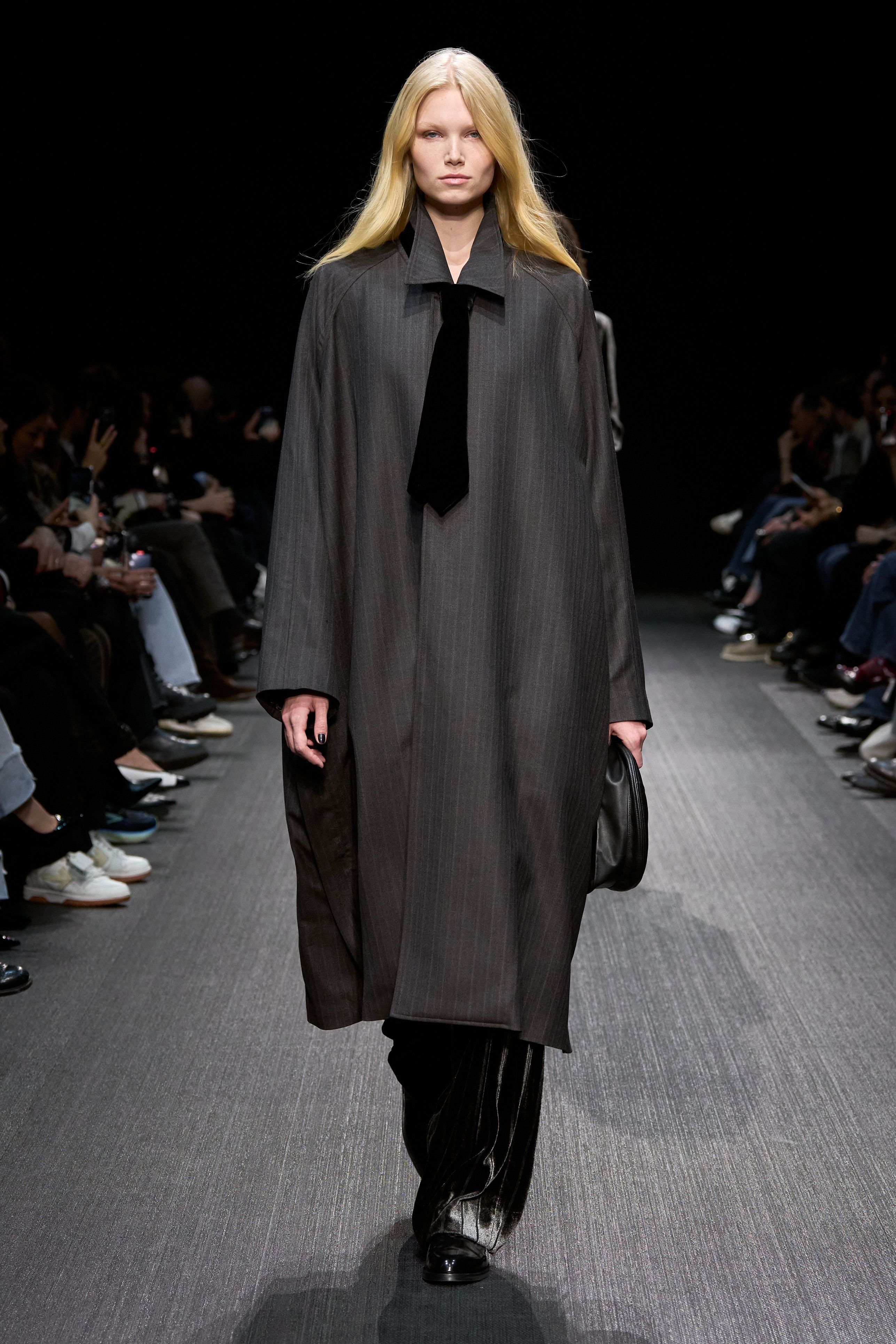 エンポリオ アルマーニ（EMPORIO ARMANI）2025-26秋冬