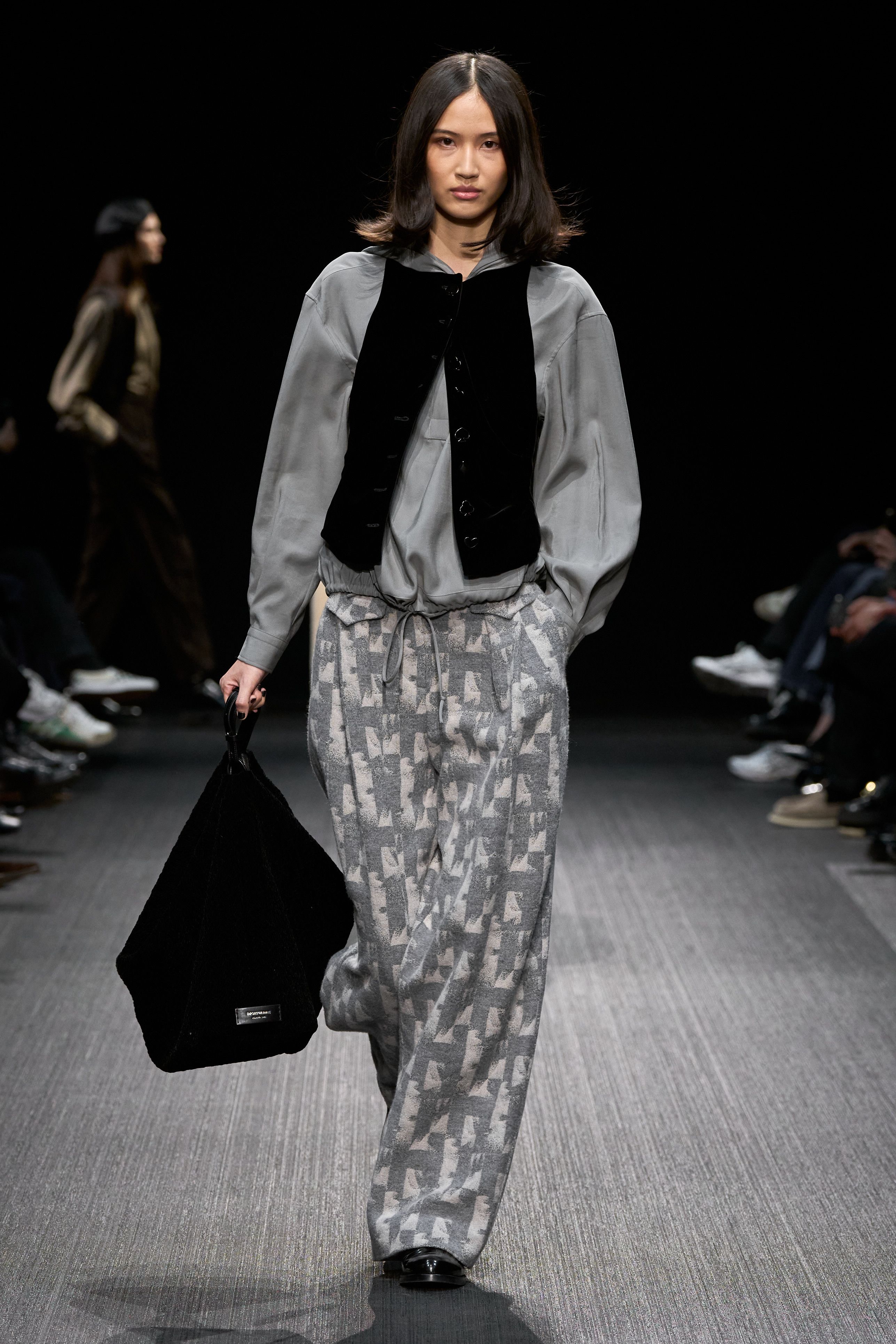 エンポリオ アルマーニ（EMPORIO ARMANI）2025-26秋冬