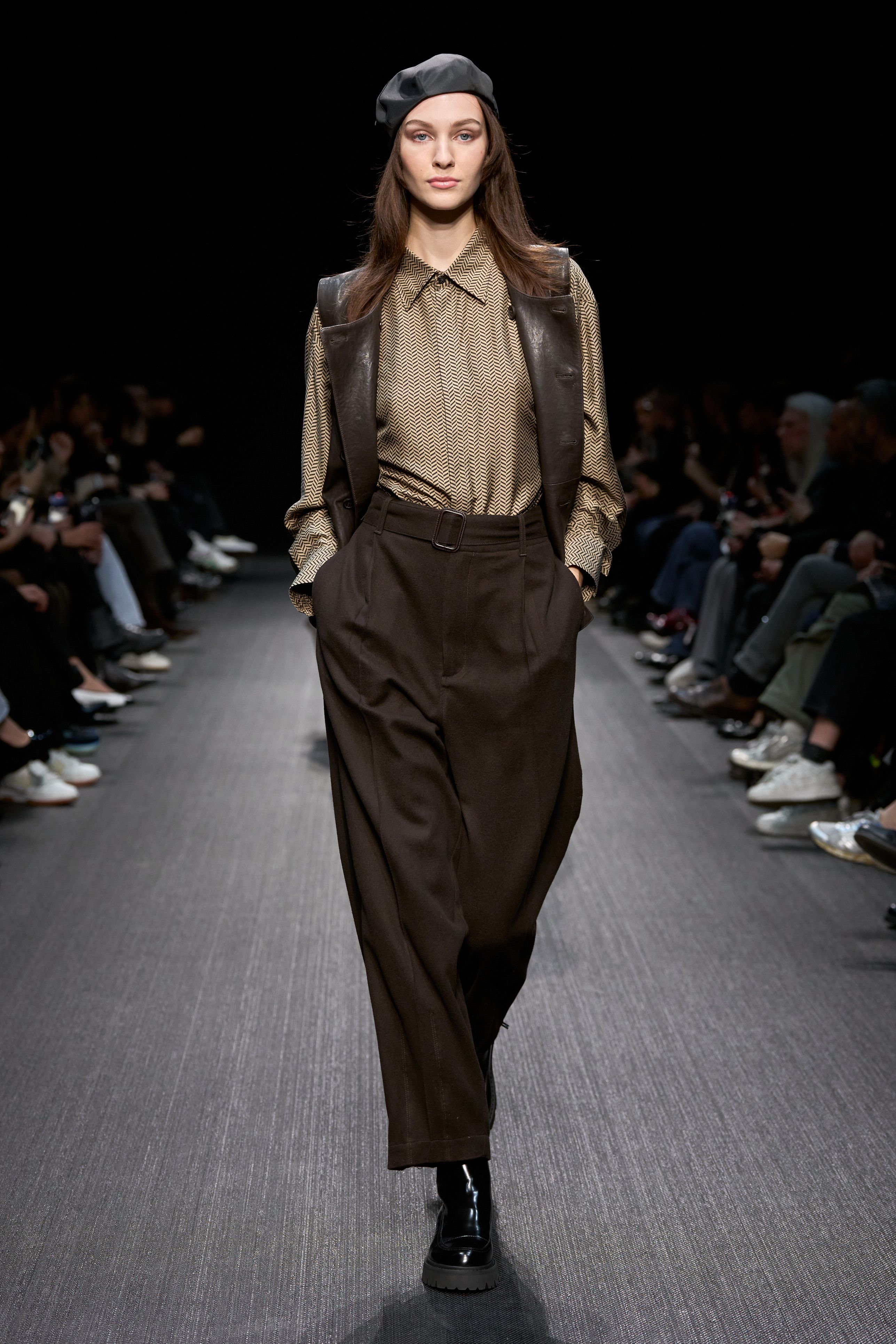 エンポリオ アルマーニ（EMPORIO ARMANI）2024-25秋冬
