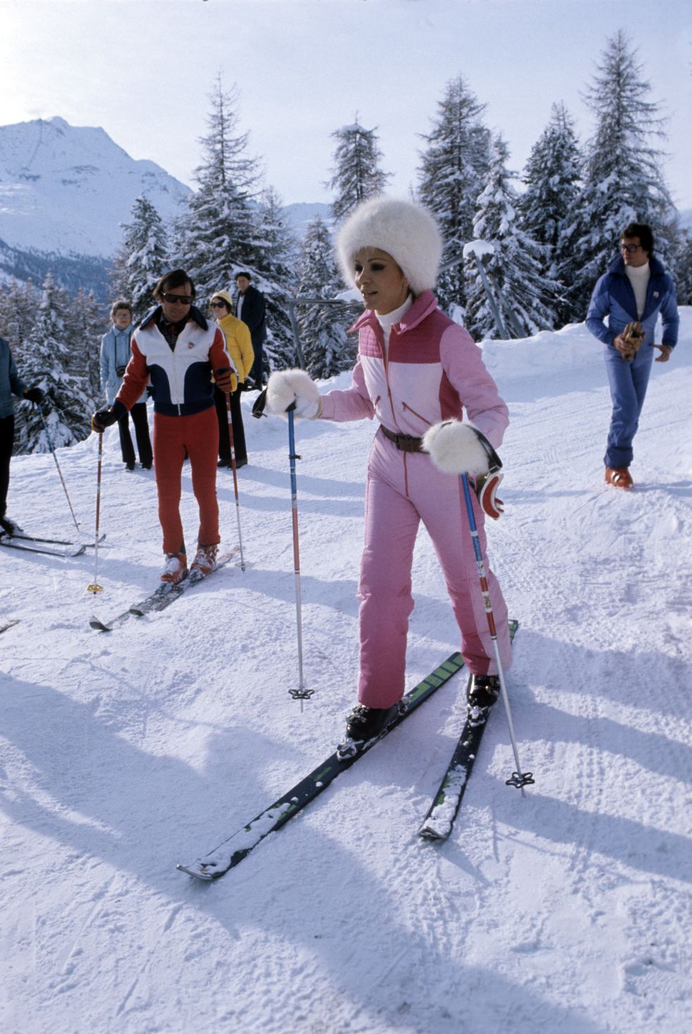 farah pahlavi skiing