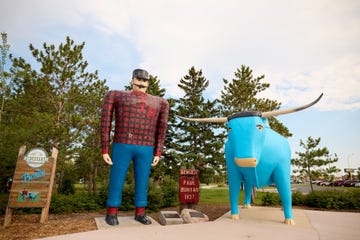 oldest roadside attractions paul bunyan and babe