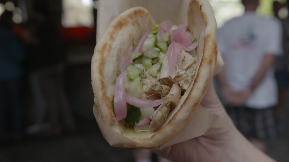 Food, Dish, Kati roll, Cuisine, Gyro, Korean taco, Shawarma, Street food, Mission burrito, Ingredient, 