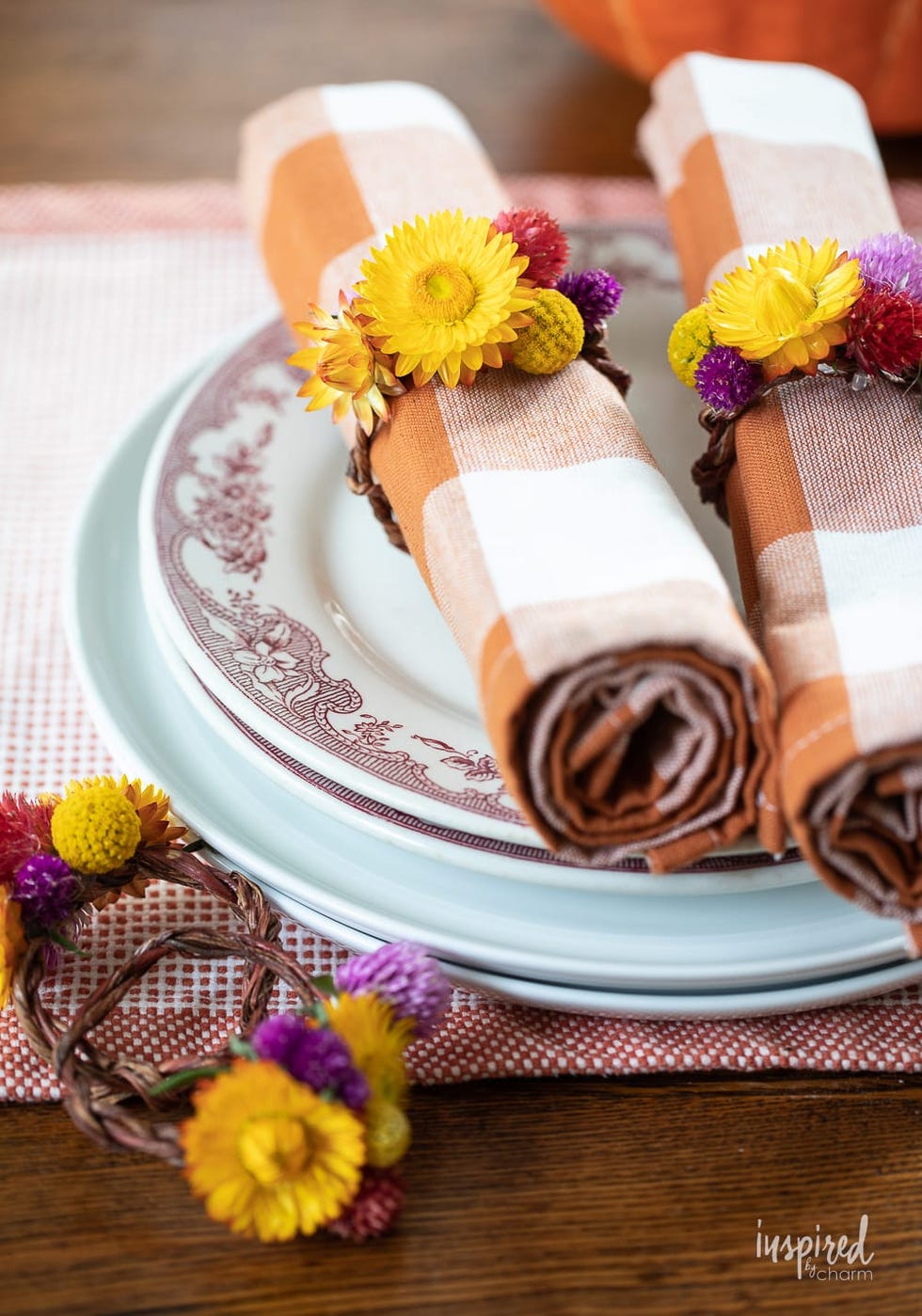 engagement party ideas diy flower napkin rings