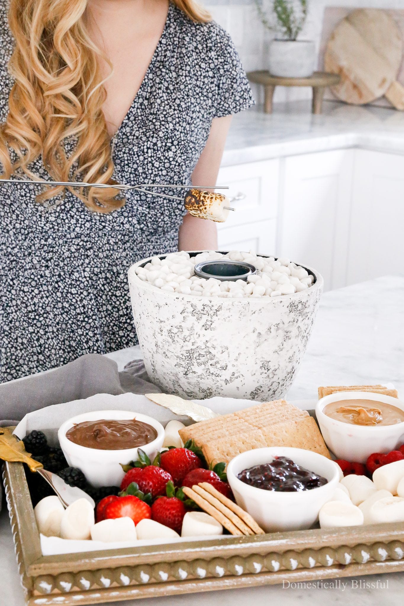 30 Best Engagement Party Ideas, Including Low-Key and Unique Themes