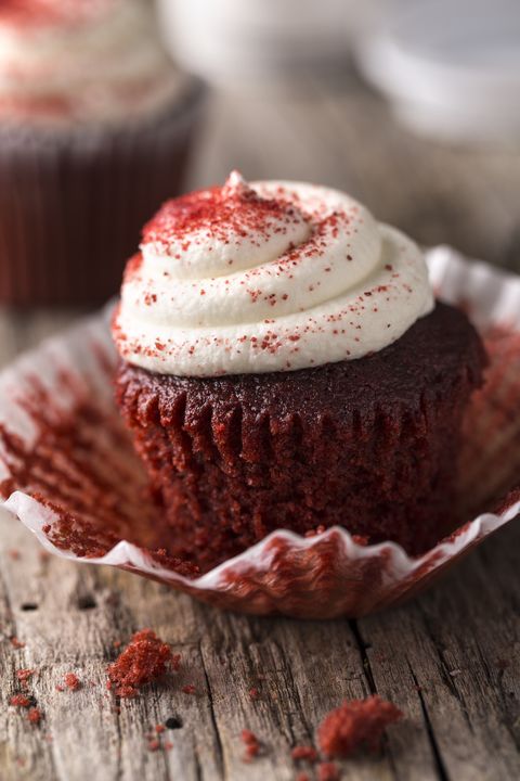 engagement party ideas red velvet cupcakes