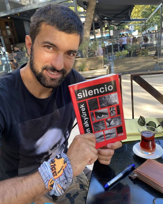 engin akyurek libro silencio