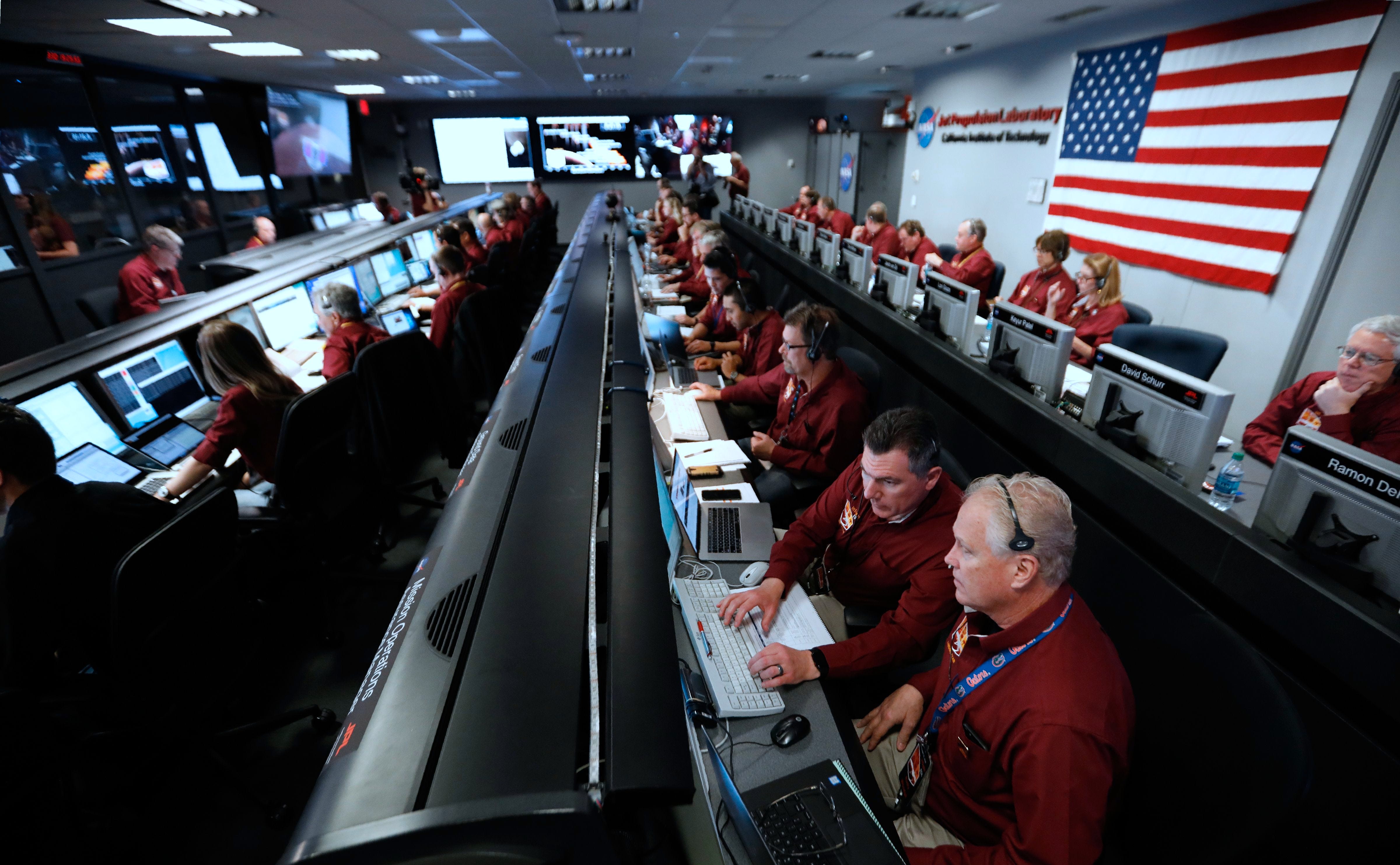 mars rover landing mission control