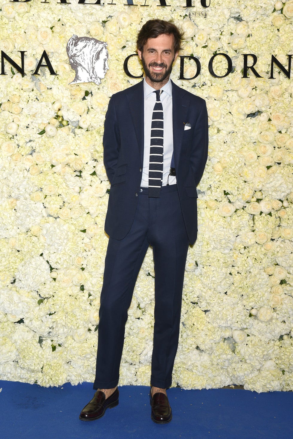 Suit, Formal wear, Clothing, Tuxedo, Fashion, Blazer, Pantsuit, Outerwear, Tie, White-collar worker, 