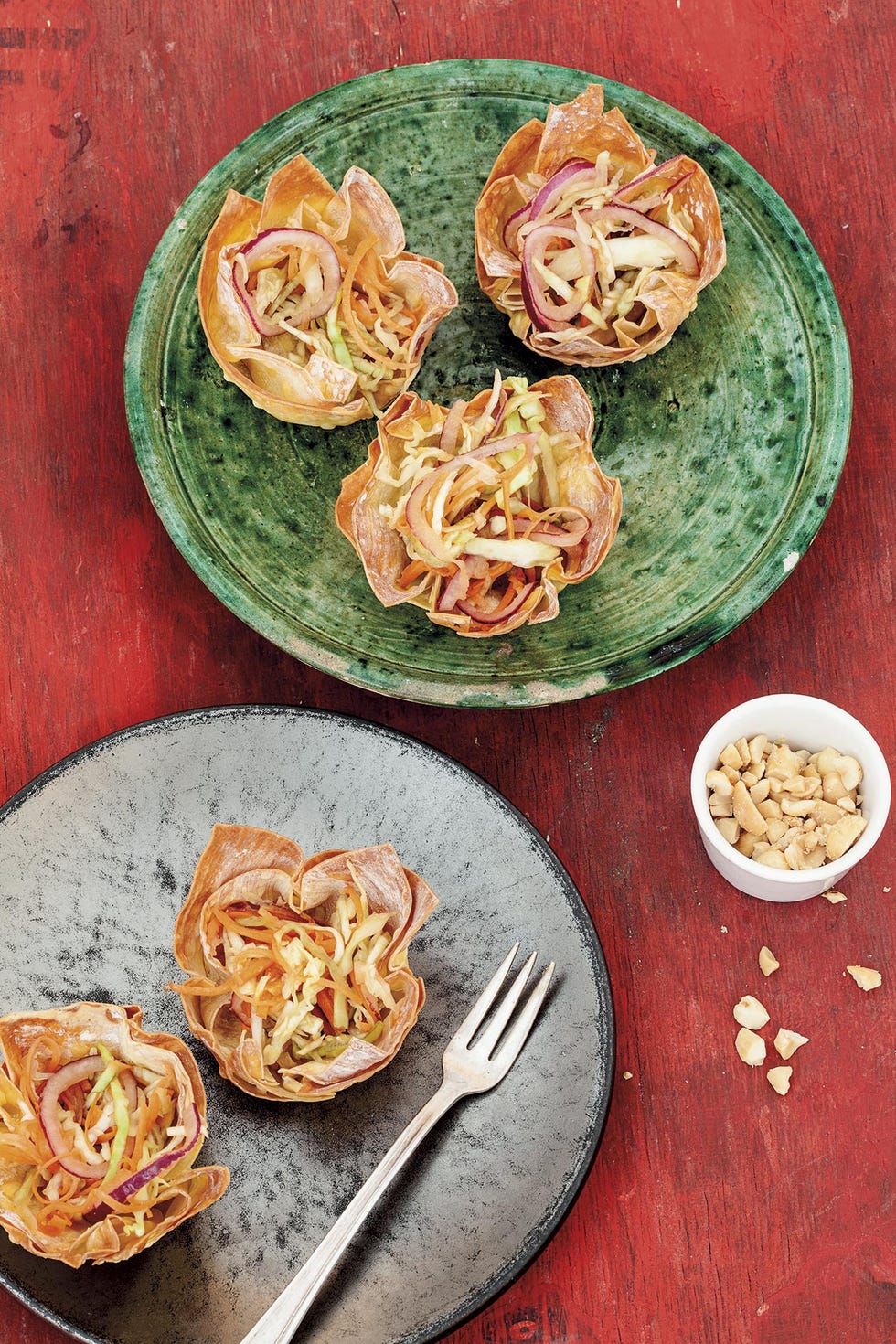 ensalada con pasta wonton