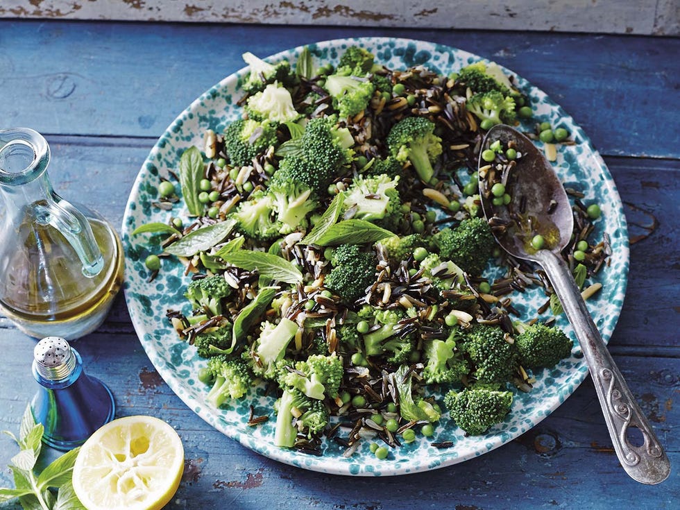 ensalada de arroz salvaje con verduras