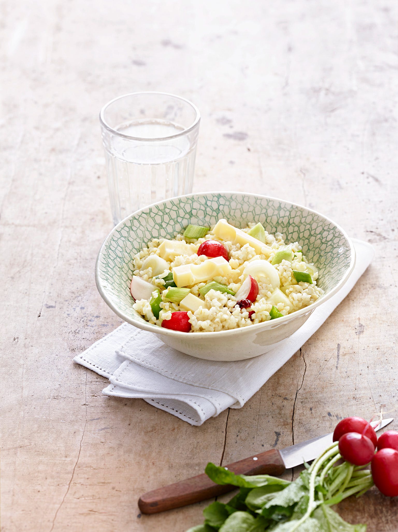 ensalada de bulgur con queso emmental