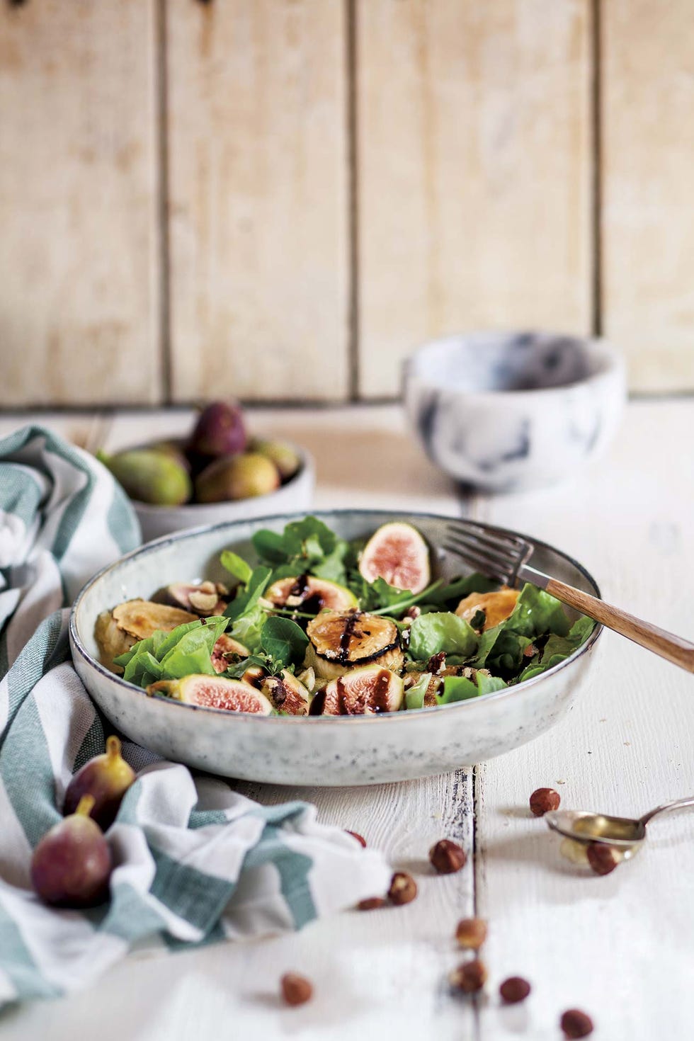 ensalada de rúcula, higos y queso de cabra