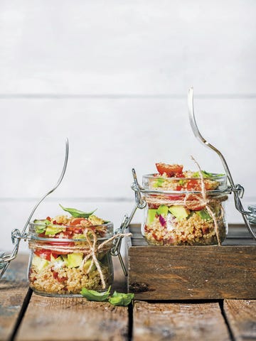 ensalada de quinoa con aguacate