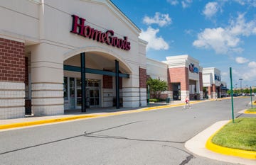 entrance to large homegoods furniture store in gainesville, virginia, usa