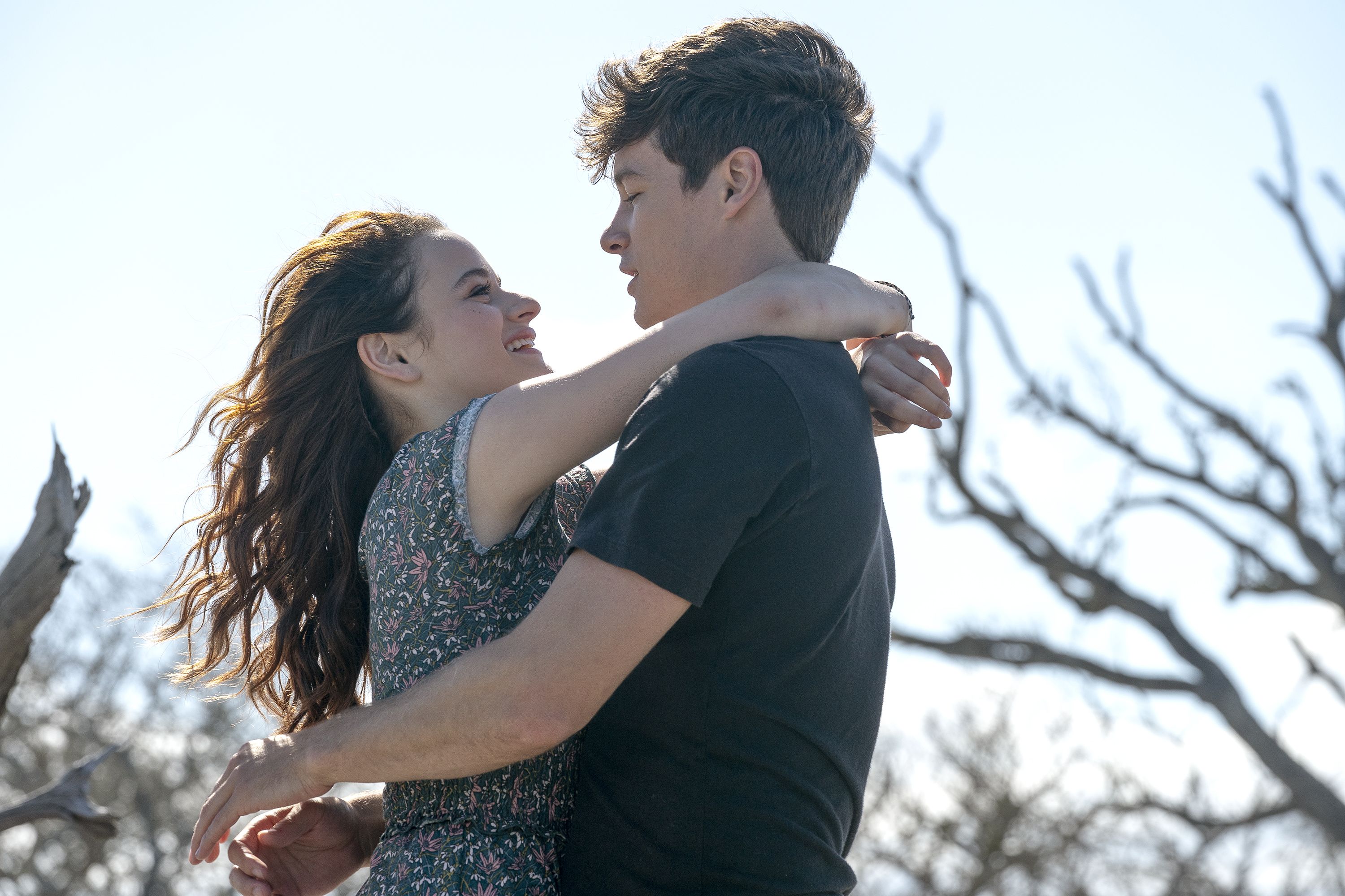 Entre dos mundos (Netflix) una película de amor teen foto