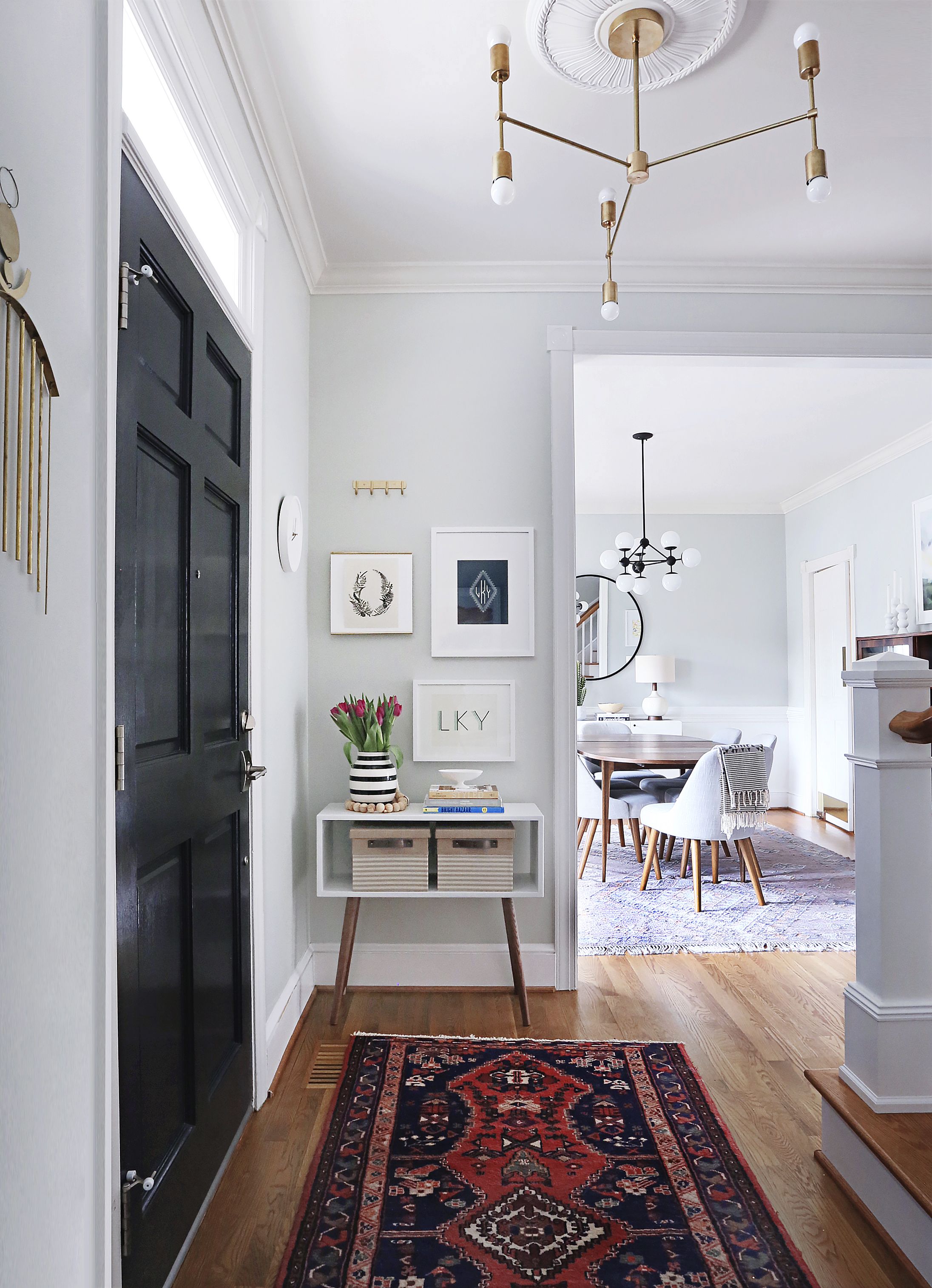 21 Small Entryway Ideas for a Grand Entrance, No Matter the Size |  Apartment Therapy