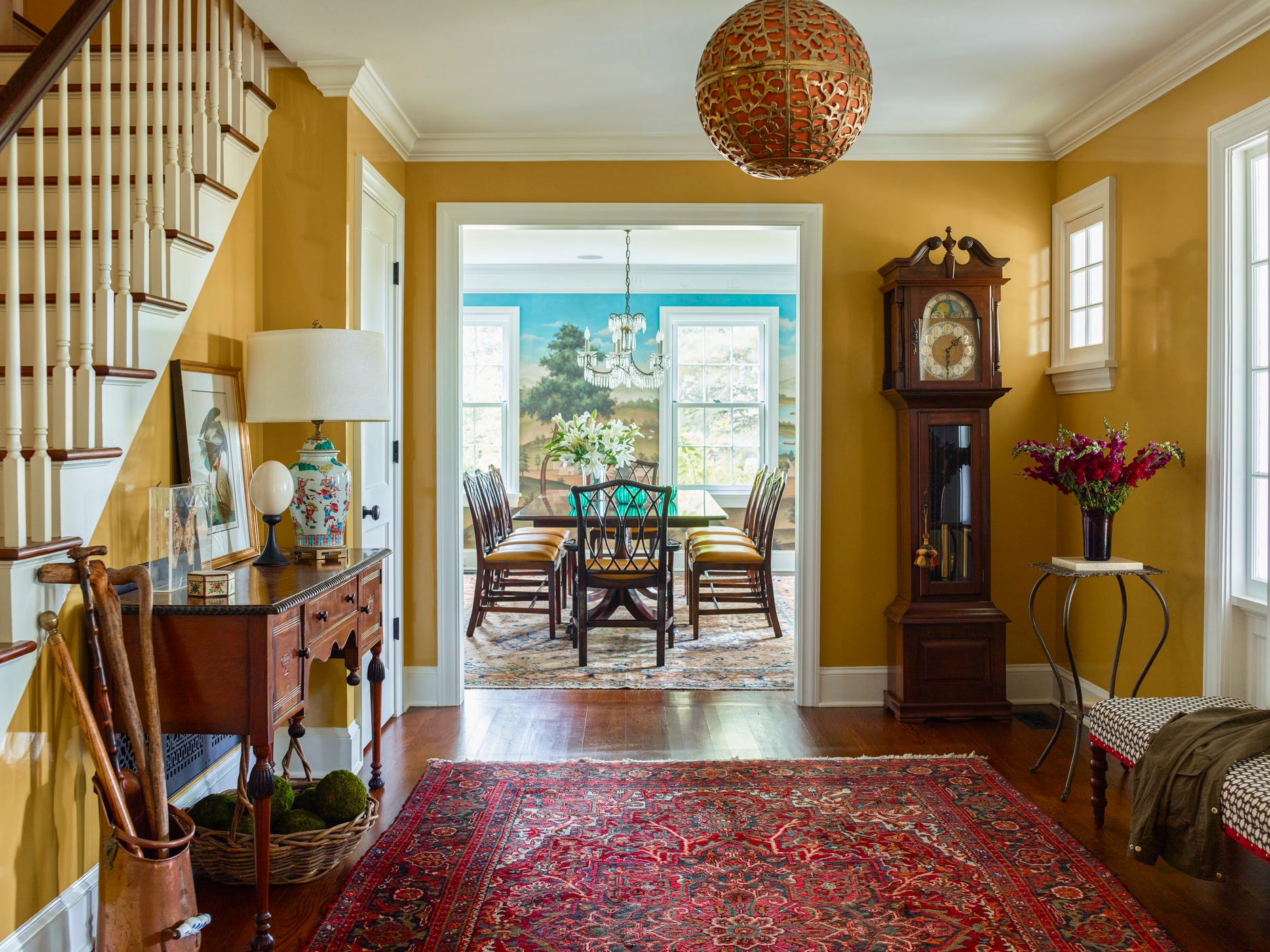 30 Entryway Decorating Ideas To Make A Statement In Your Home