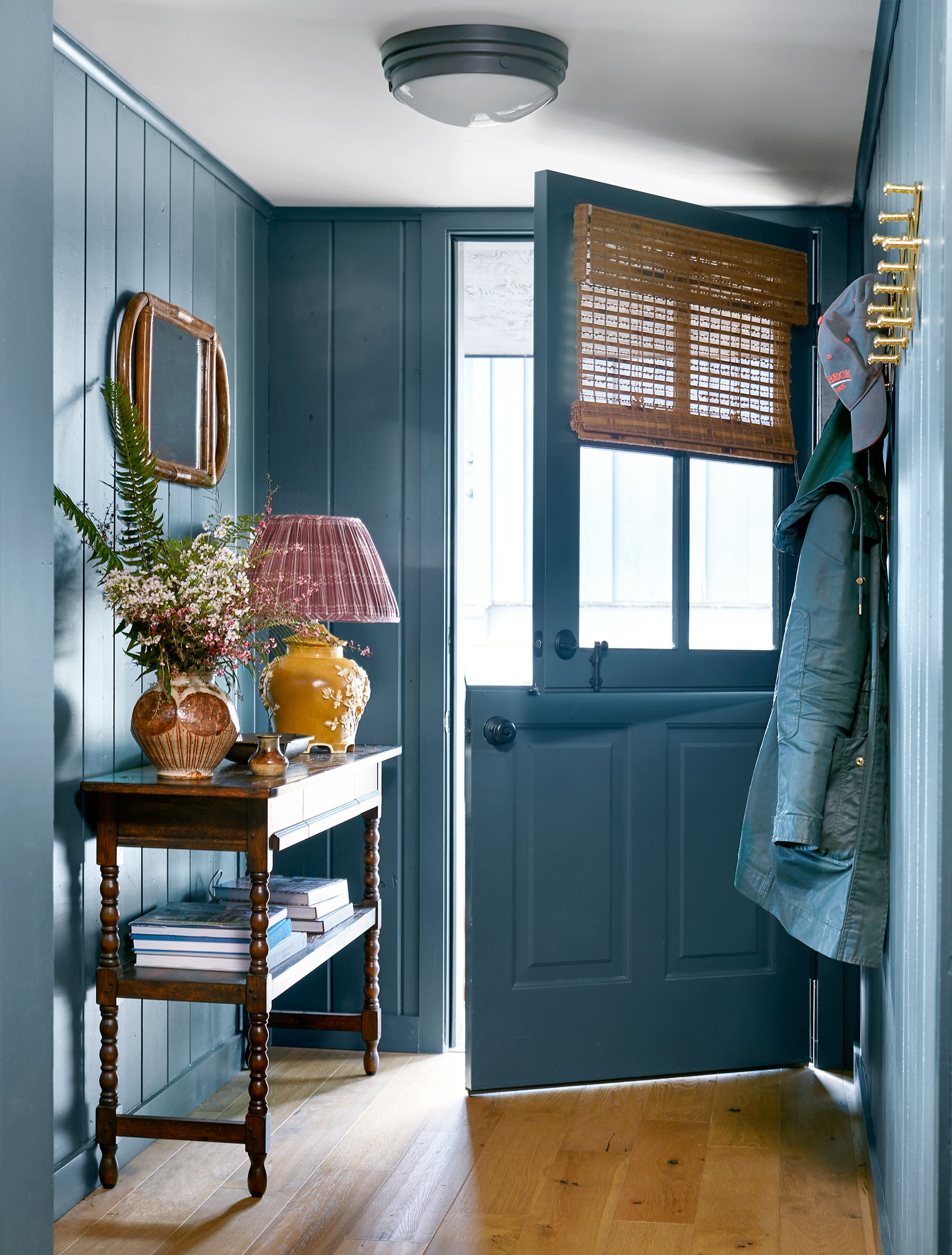 31 Small Entryway Decor Ideas and Designer Examples