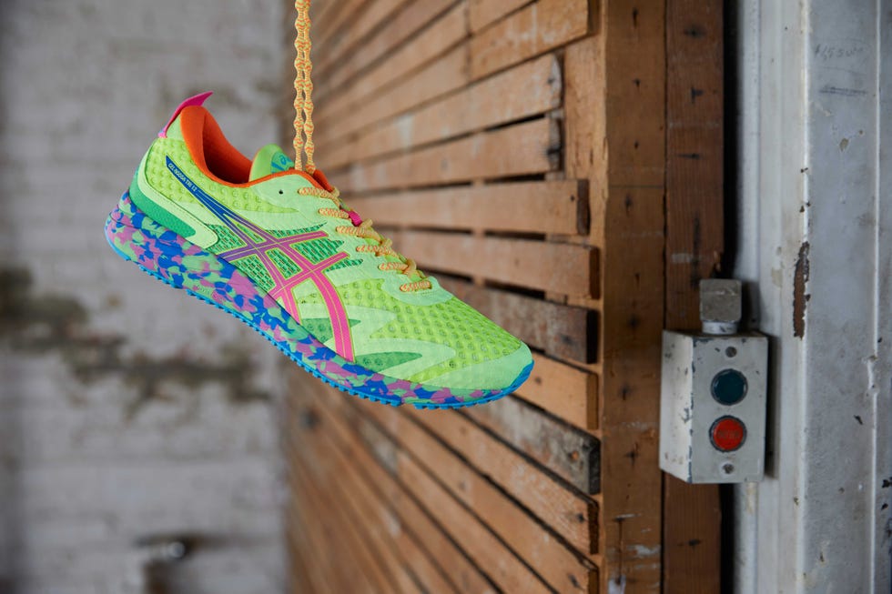 Footwear, Green, Shoe, Blue, Turquoise, Aqua, Athletic shoe, Outdoor shoe, Textile, Wood, 