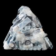 Mineral, Quartz, Crystal, Rock, Transparent material, Chemical compound, Gemstone, Fashion accessory, Ice, 