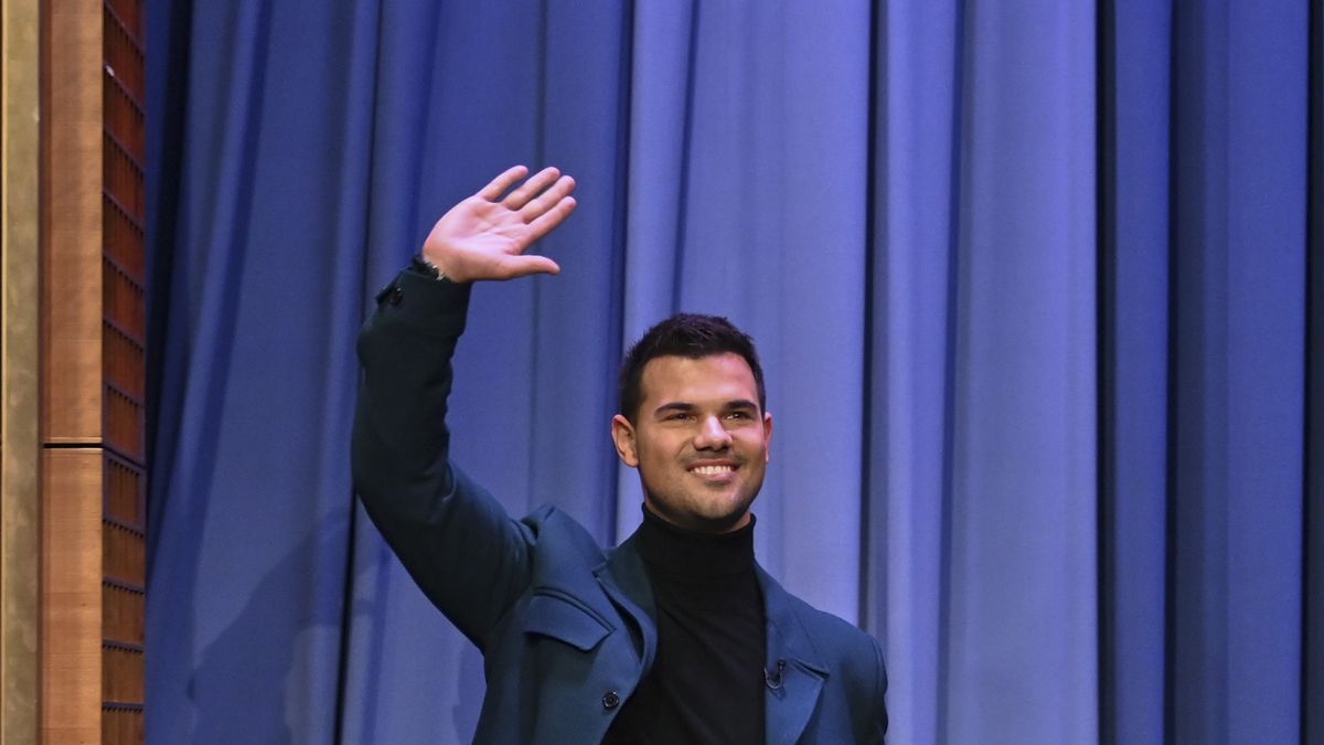 preview for Taylor Lautner | Explain This