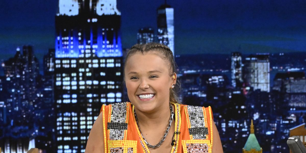 JoJo Siwa Responds to Criticism Surroundung Her Queerness and Fluidity: “People Tear It Apart”