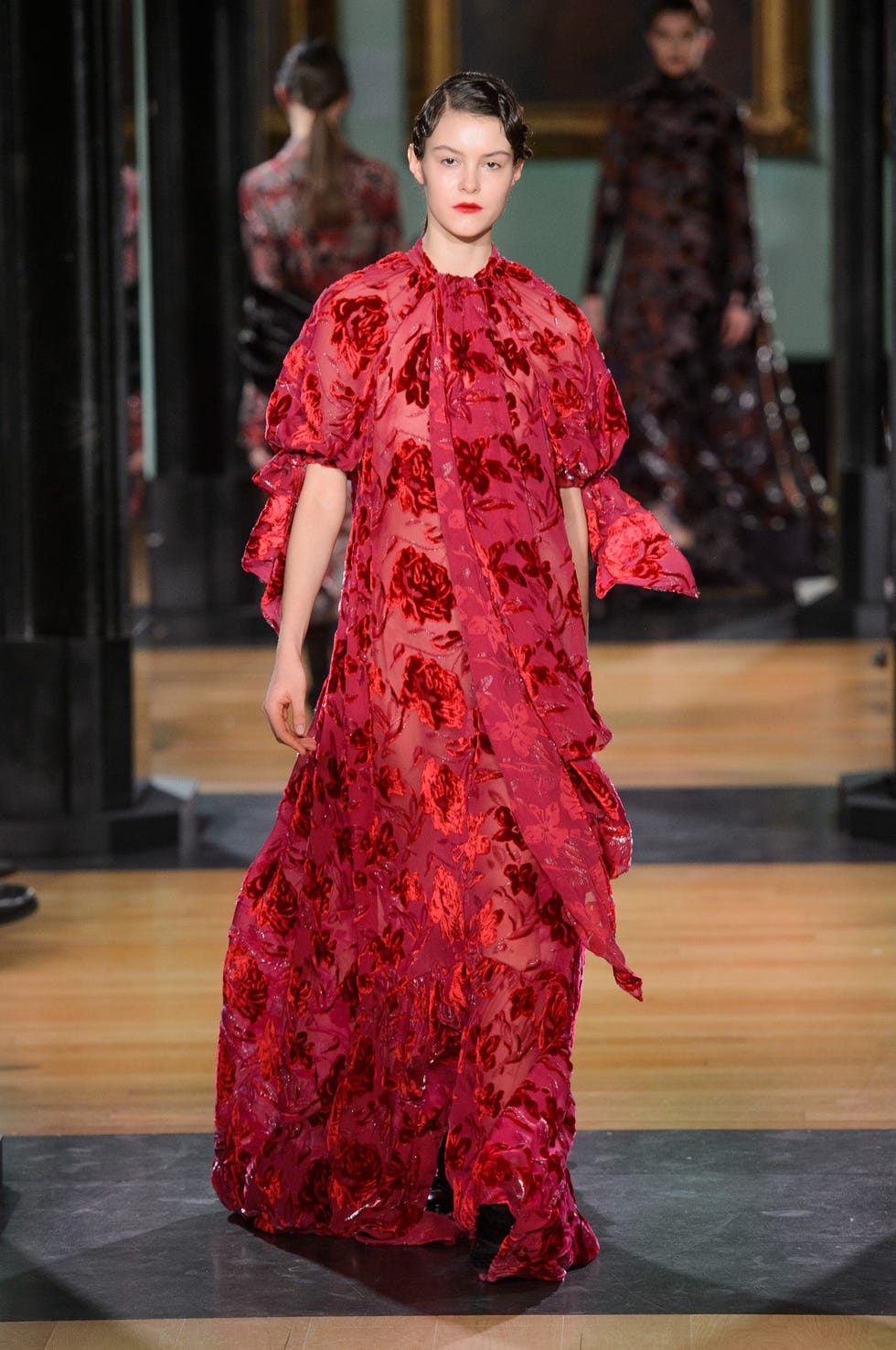 Fashion, Fashion model, Haute couture, Clothing, Fashion show, Event, Dress, Fashion design, Runway, Performance, 
