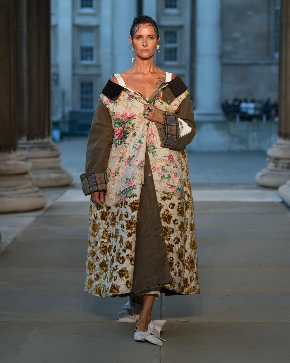 London Fashion Week Spring Summer 2022: See All The Best Looks – StyleCaster