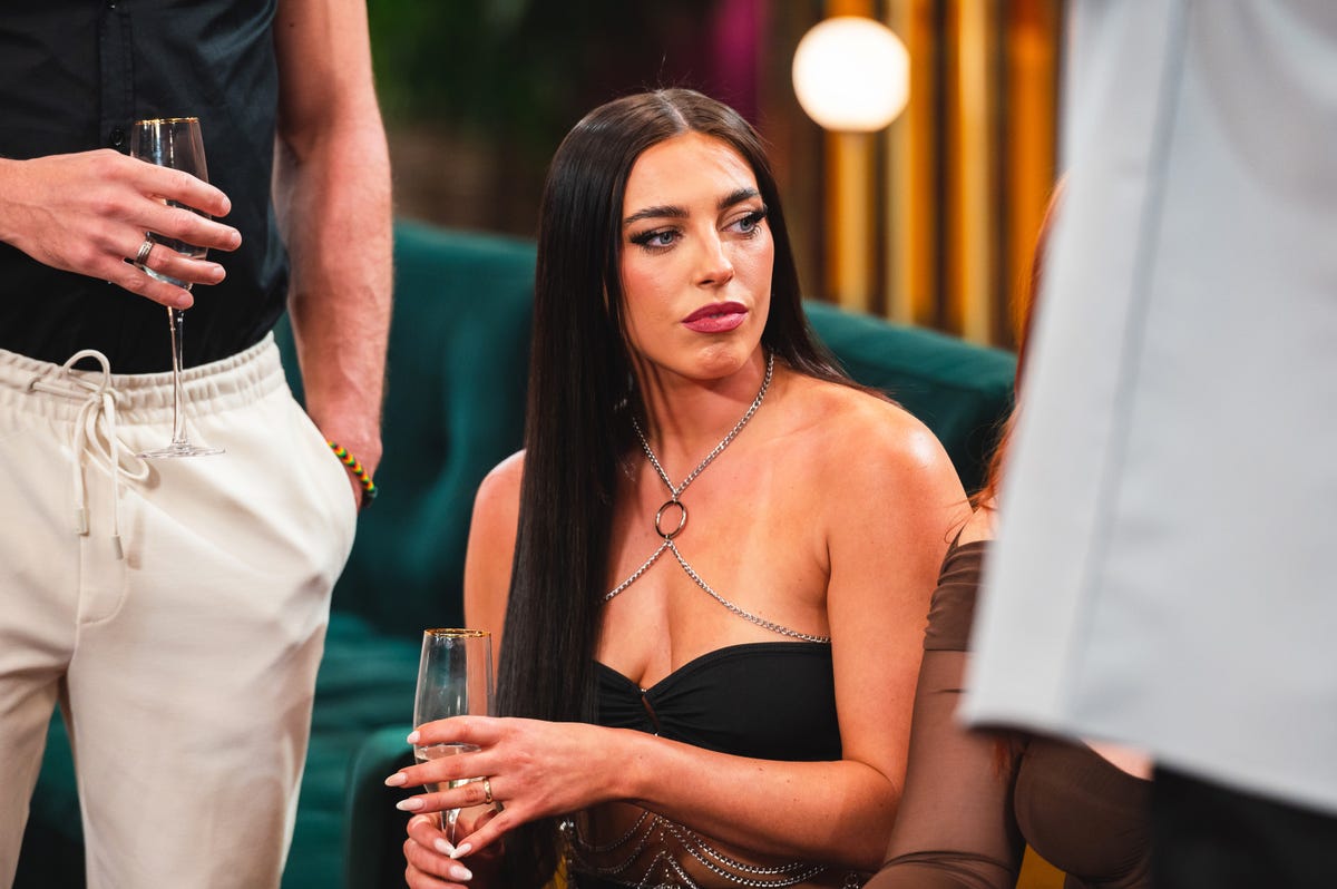 Mafs Star Erica Roberts Admits Breaking Rules Over Wardrobe Issue