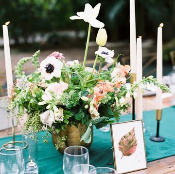 Centrepiece, Flower, Green, Floristry, Flower Arranging, Floral design, Table, Plant, Yellow, Turquoise, 