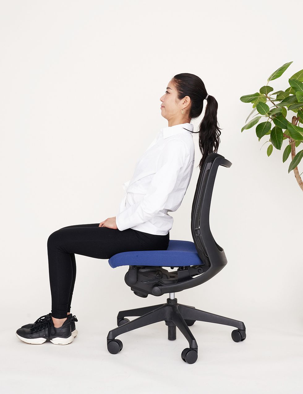 Office chair, Sitting, Chair, Furniture, Leg, Comfort, Gesture, 