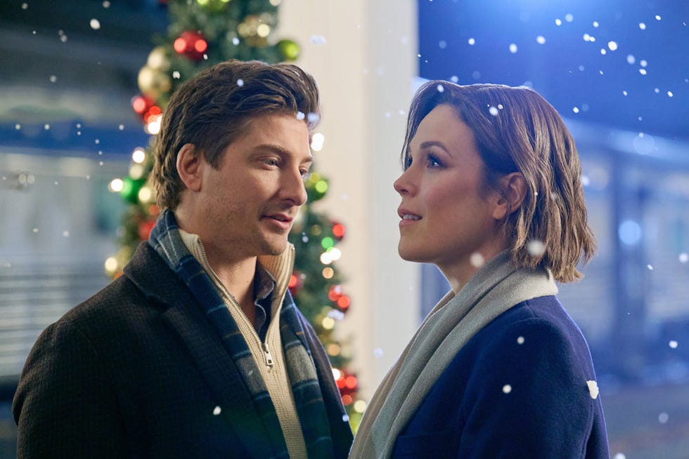 erin krakow daniel lissing santa tell me trailer