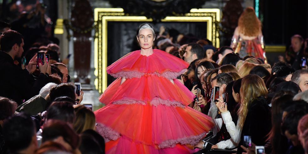 Erin O'Connor just walked the catwalk whilst heavily pregnant