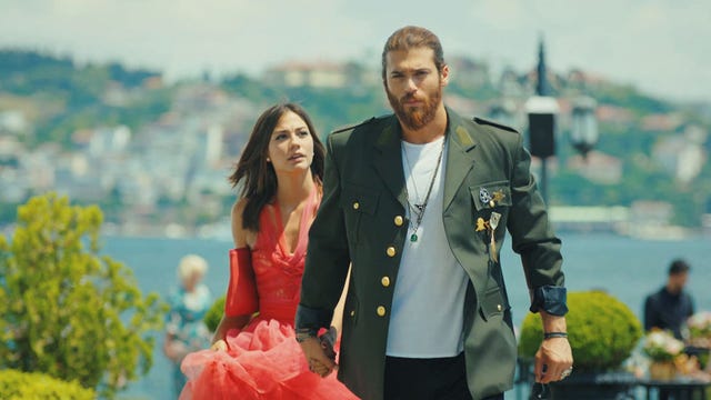 Erkenci Kus Can Yaman Demet Özdemir
