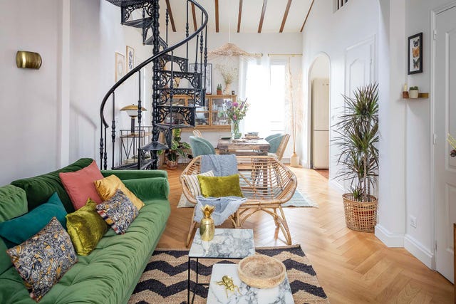 La casa de @chloeandyou: Salón con escalera de caracol