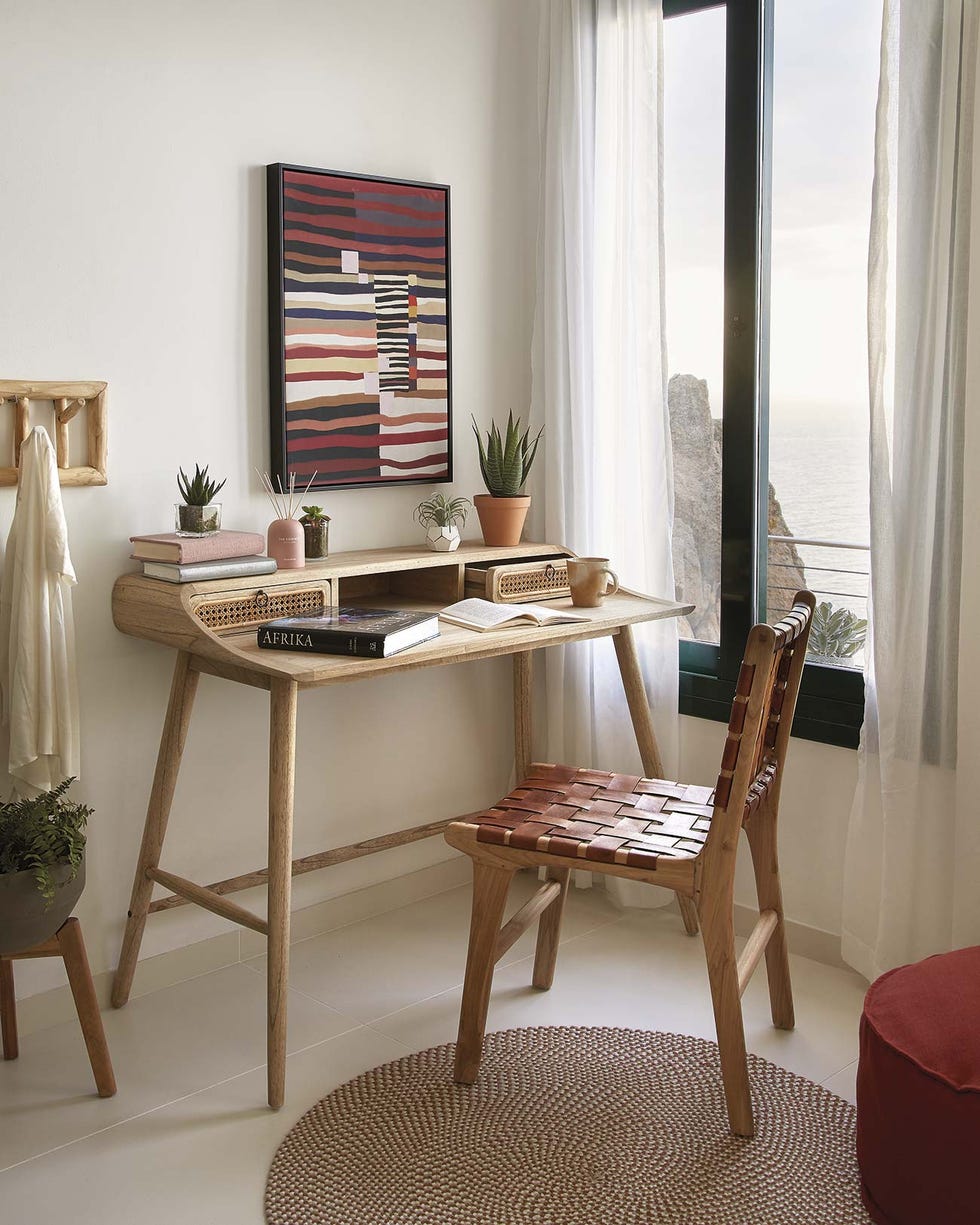 escritorio nalu, de madera con cajones de ratán trenzados a mano
