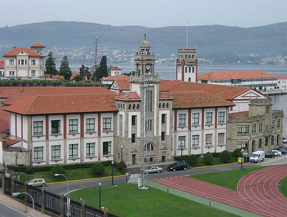 la escuela naval de marin, en pontevedra, ha formado a la familia real en la armada